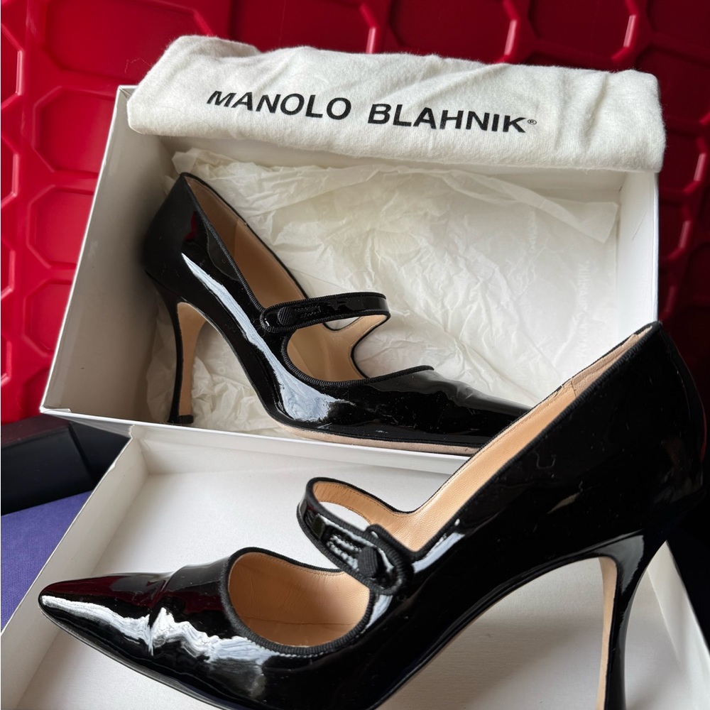 Manolo Blahnik Black Patent Leather Heels